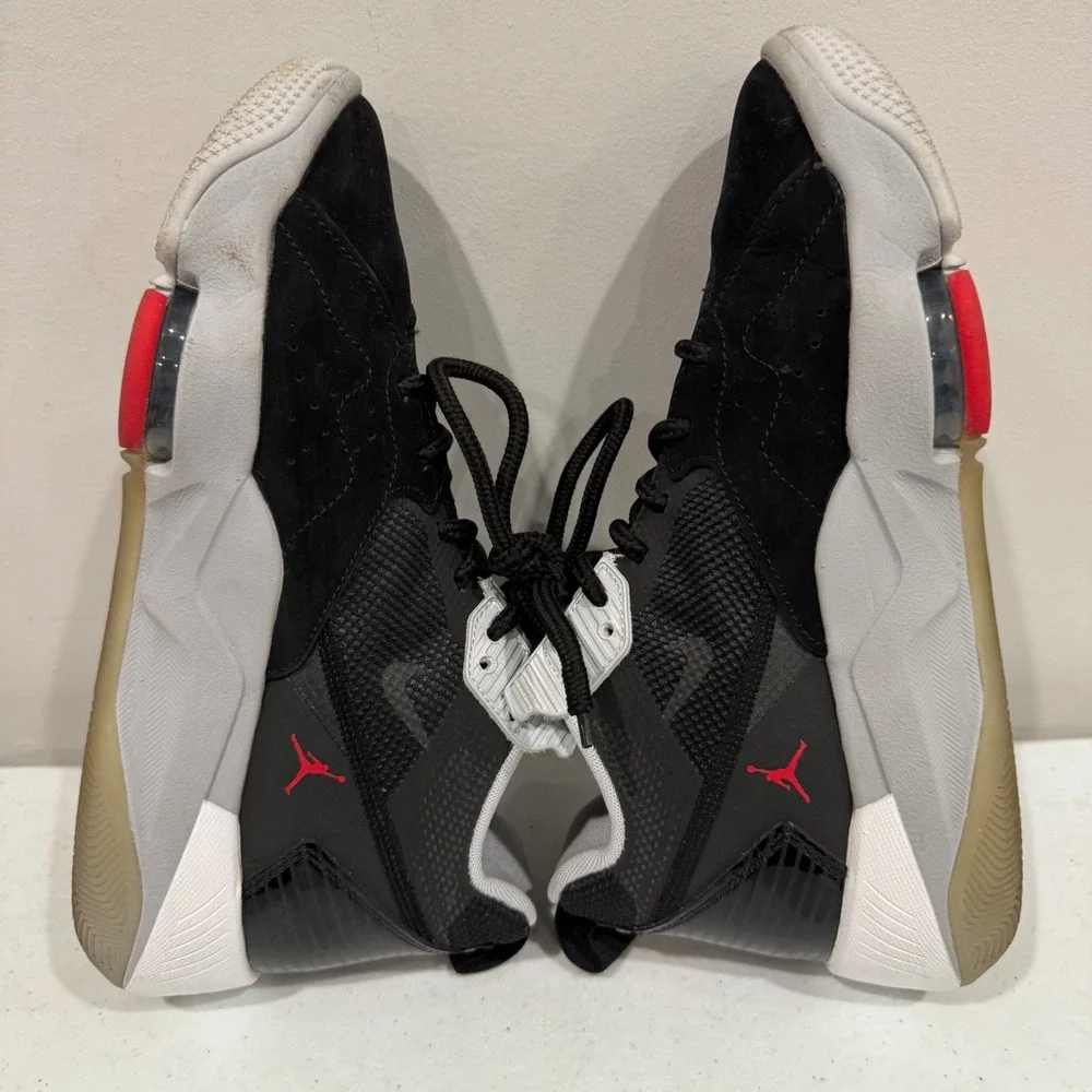 Jordan zoom 92